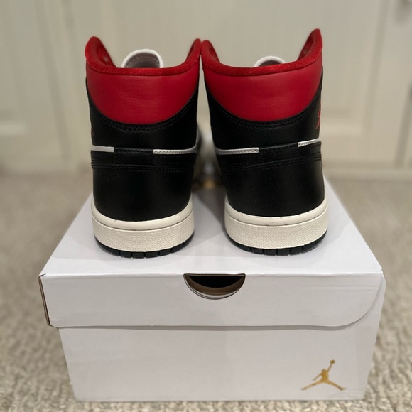 Jordan 1 mid gym red panda - Picture 3 of 4